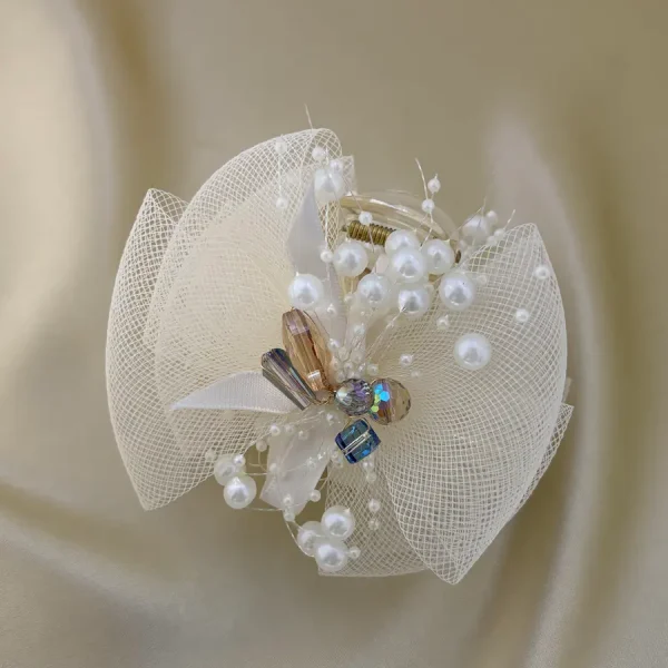 Cinderella Pearl Mesh Claw White  – Elegant Bridal Hair Accessory